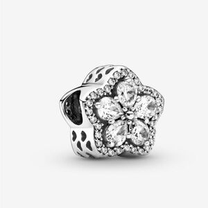 Sparkling Snowflake Pavé Charm